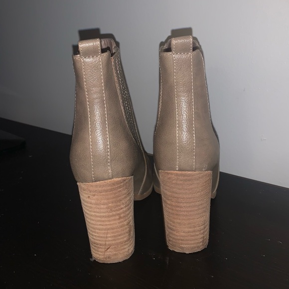COPY - Block Heel Booties - Picture 3 of 5